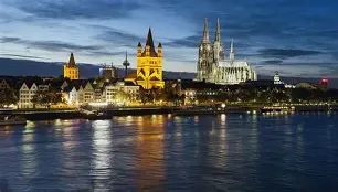 开云下载-包含德国乒乓球队轻取英国乒乓球队，波尔完成帽子戏法的词条