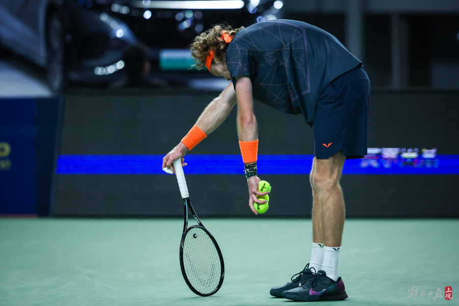 法国网球队险胜西班牙网球队，费德勒一己之力扛起全队的简单介绍