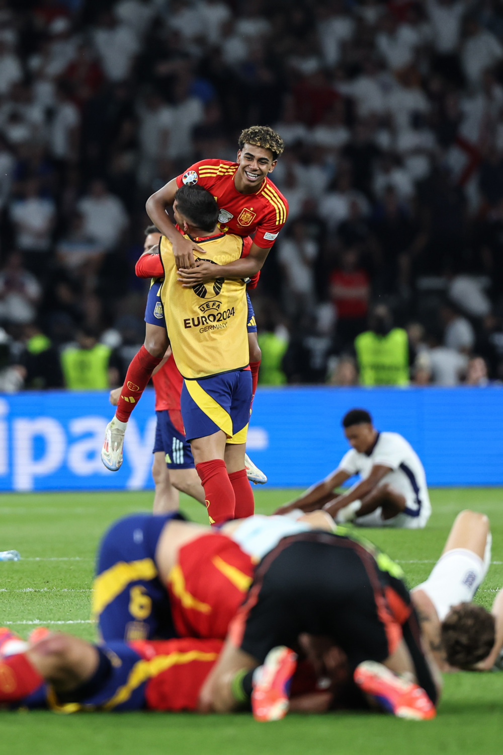 开云体育app-西班牙队赢取胜利，晋级欧洲杯赛场的简单介绍