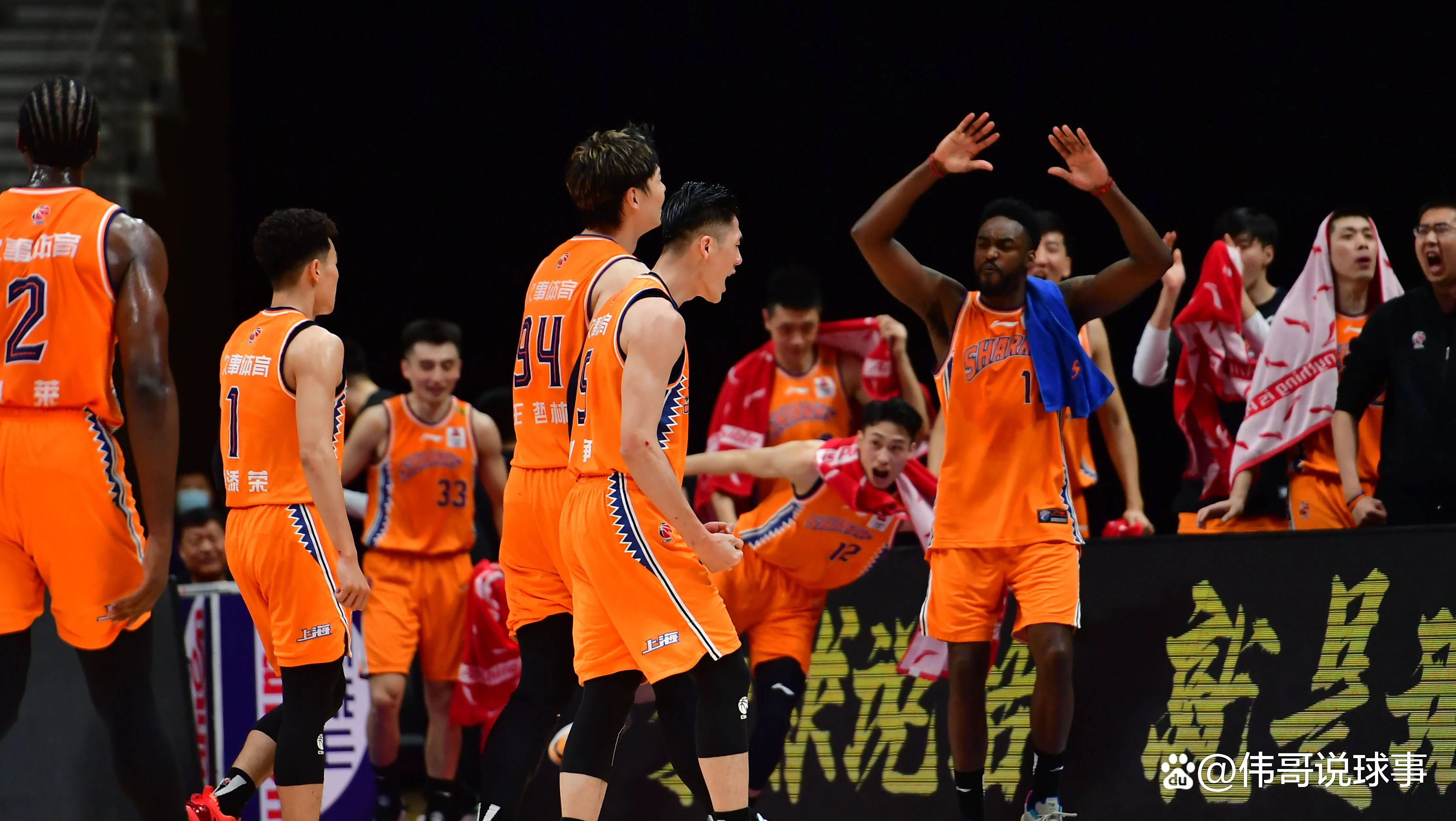 开云足球直播-教练组组织了一次全新的训练，提升球队实力的简单介绍