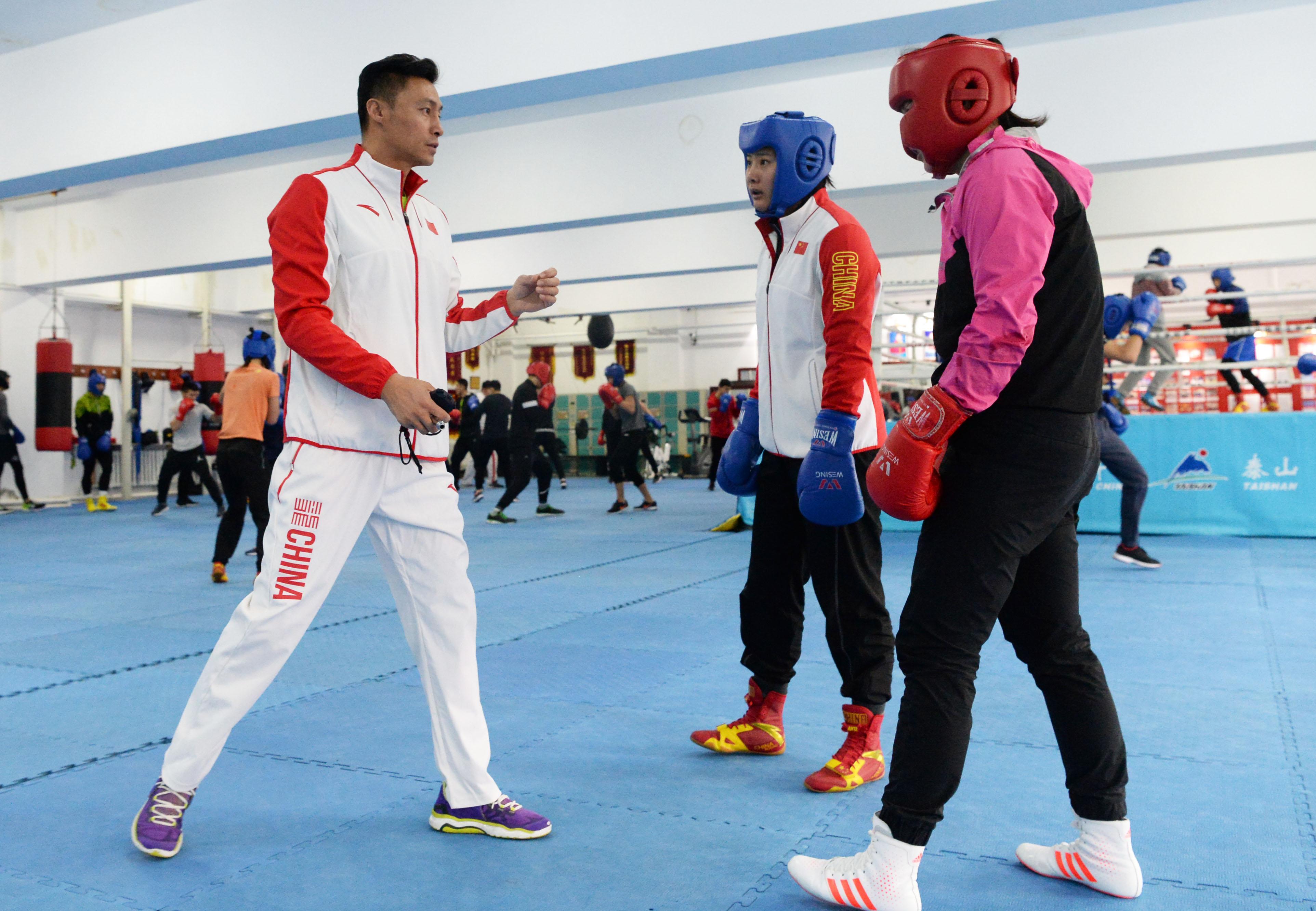 教练组组织了一次全新的训练，提升球队实力的简单介绍