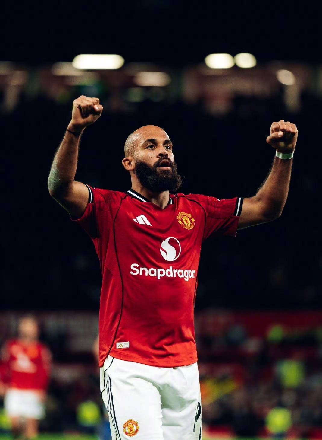 关于英超劲旅曼联在欧冠杯赛上展现强大实力的信息