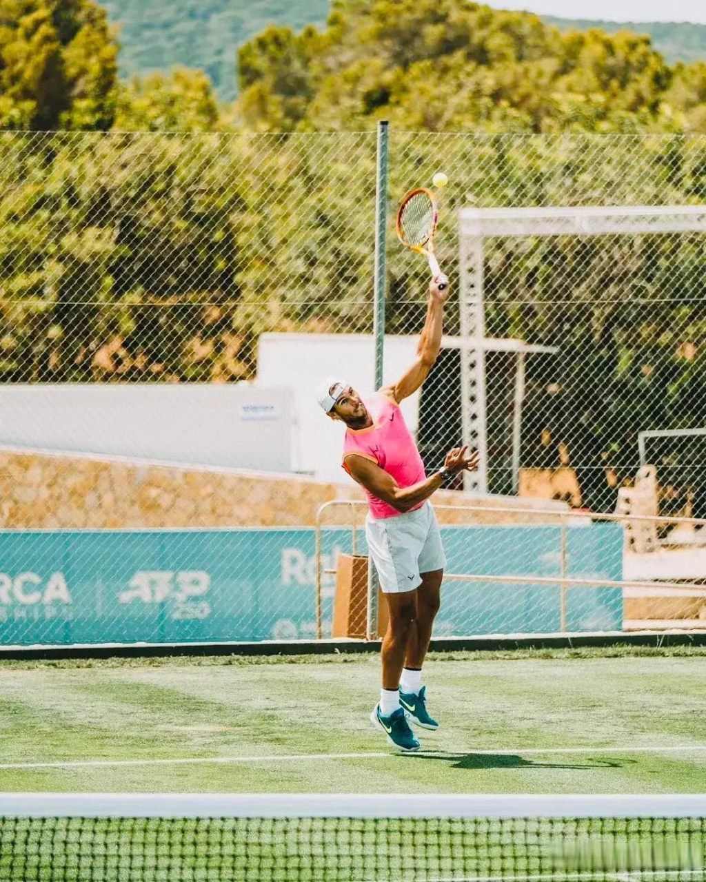 关于温网险胜法网，纳达尔点燃赛场的信息