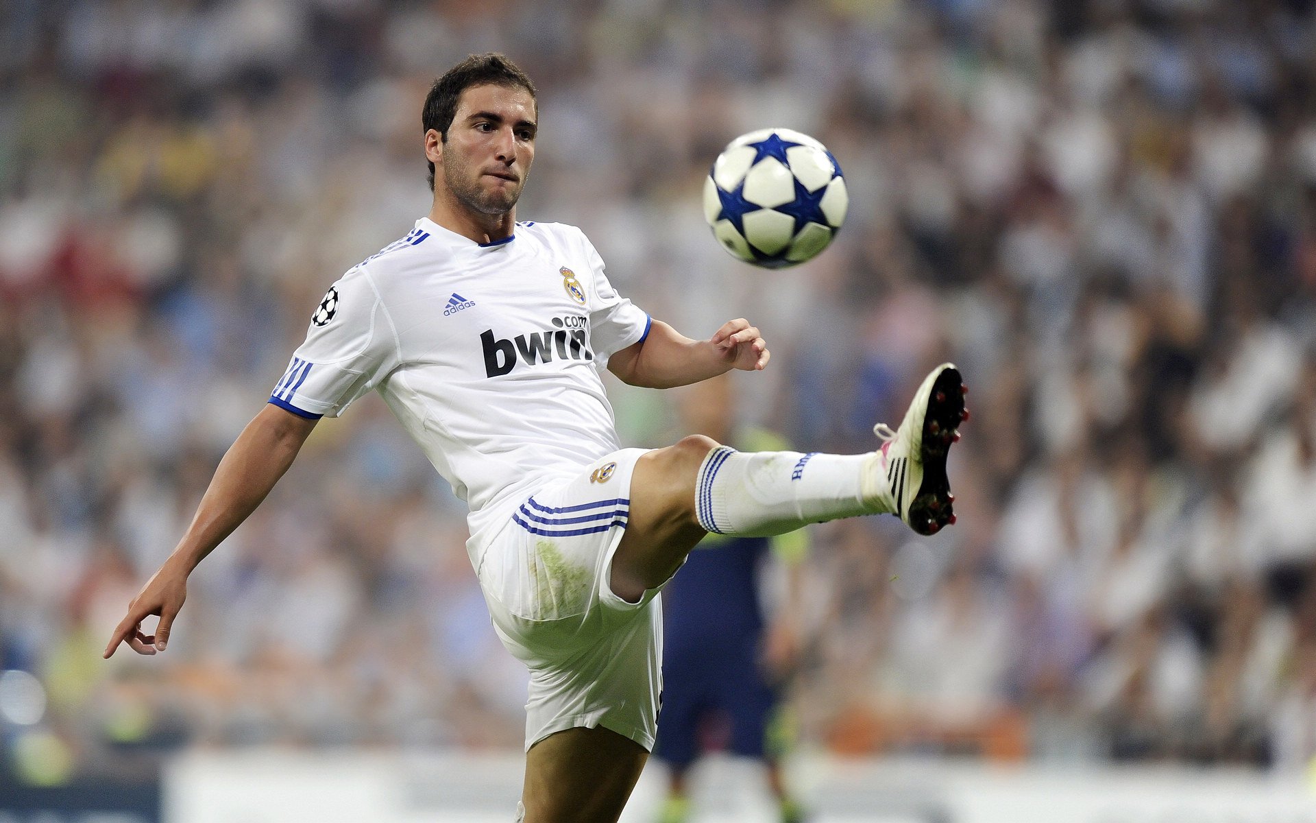 马刺式防守单节拉开广东队，布伦森末节接管比赛诠释现代篮球真谛