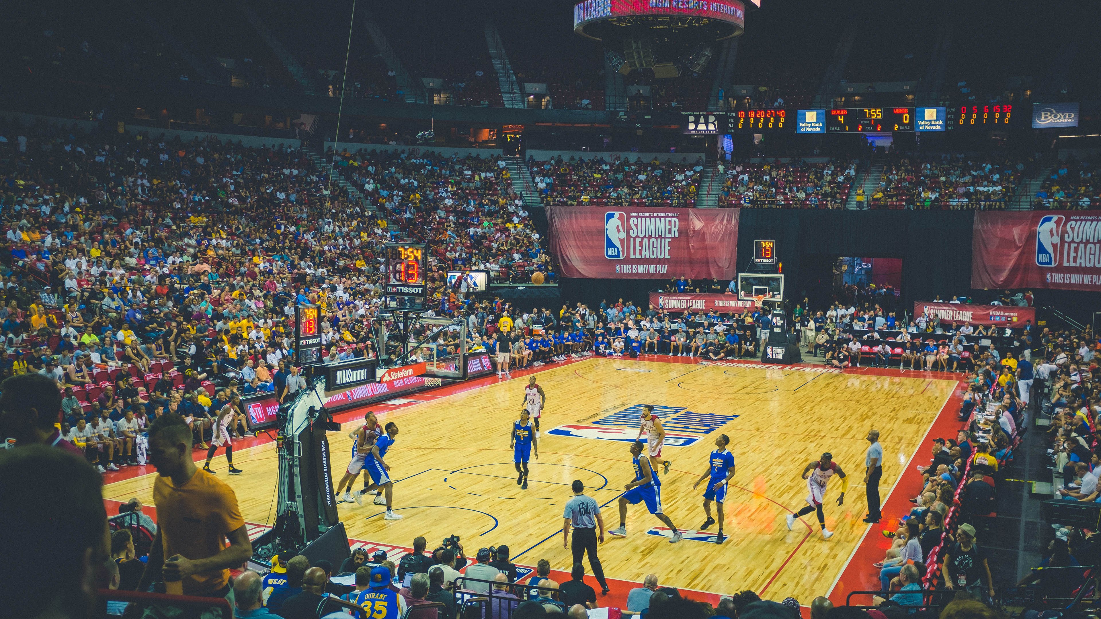 米切尔统治全场，广东队险胜四川队背后的唯一性