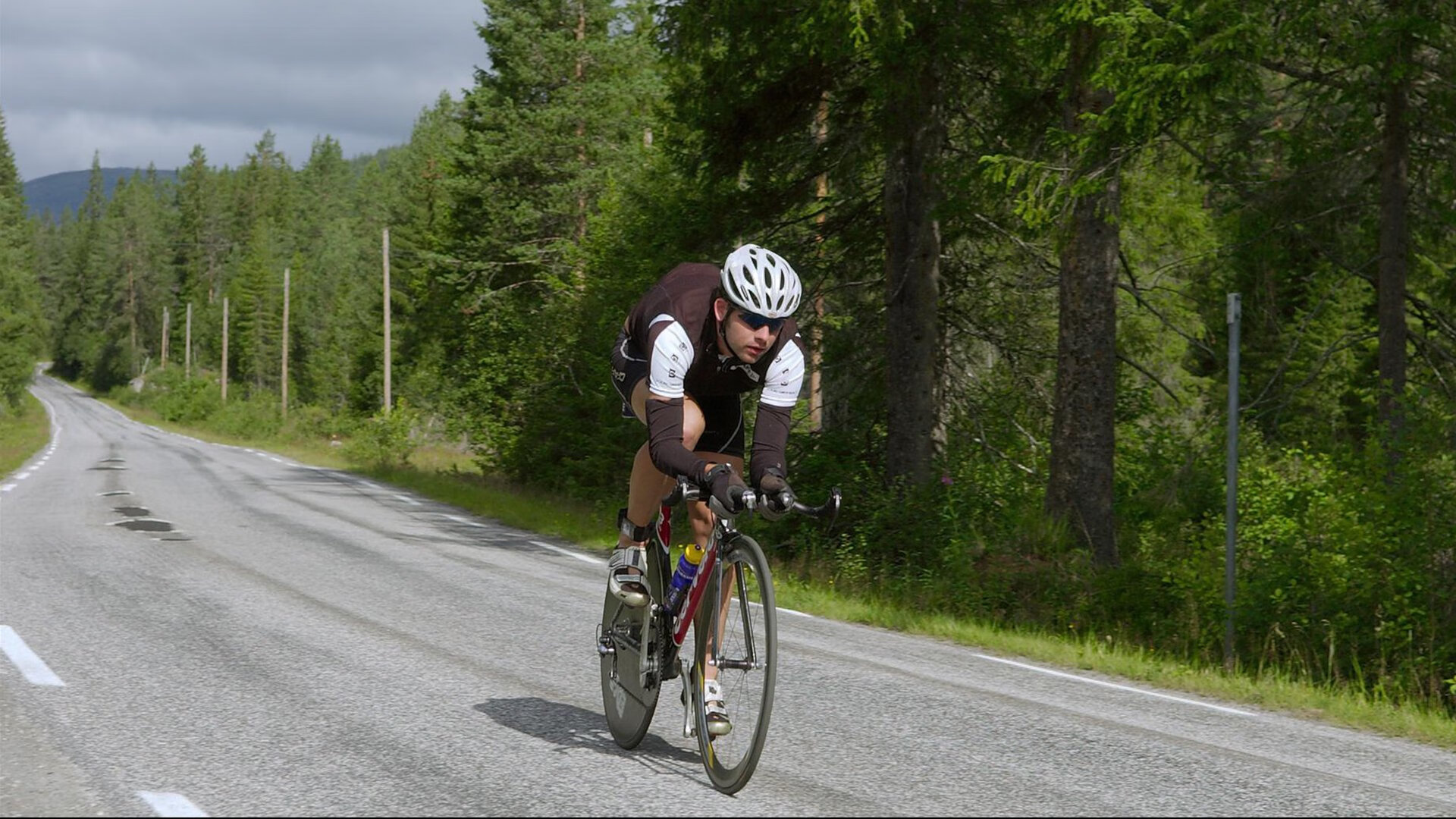绝境中的火焰，樊振东如何点燃赛场，见证法国队翻盘中国队的震撼之夜